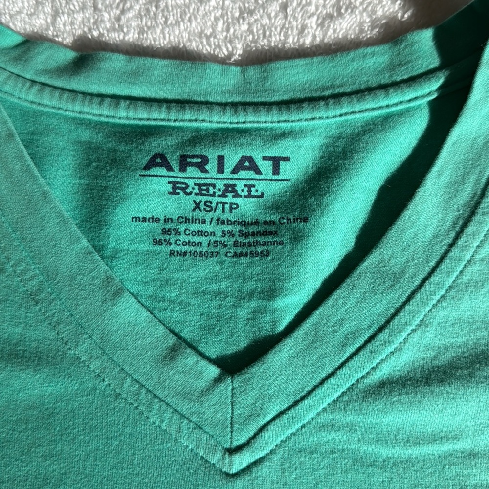 Ariat Women’s Tshirt - Picture 5 of 7